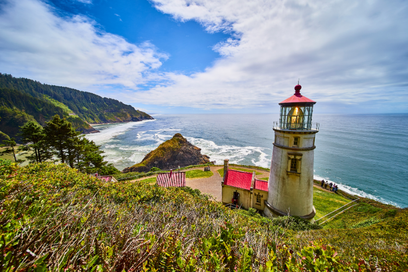 Heceta Head lighthouse and pacific coastline